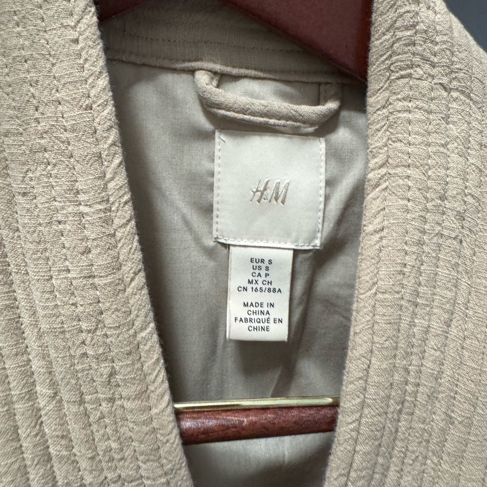 H&M Quilted Vest ! - Picture 5 of 8